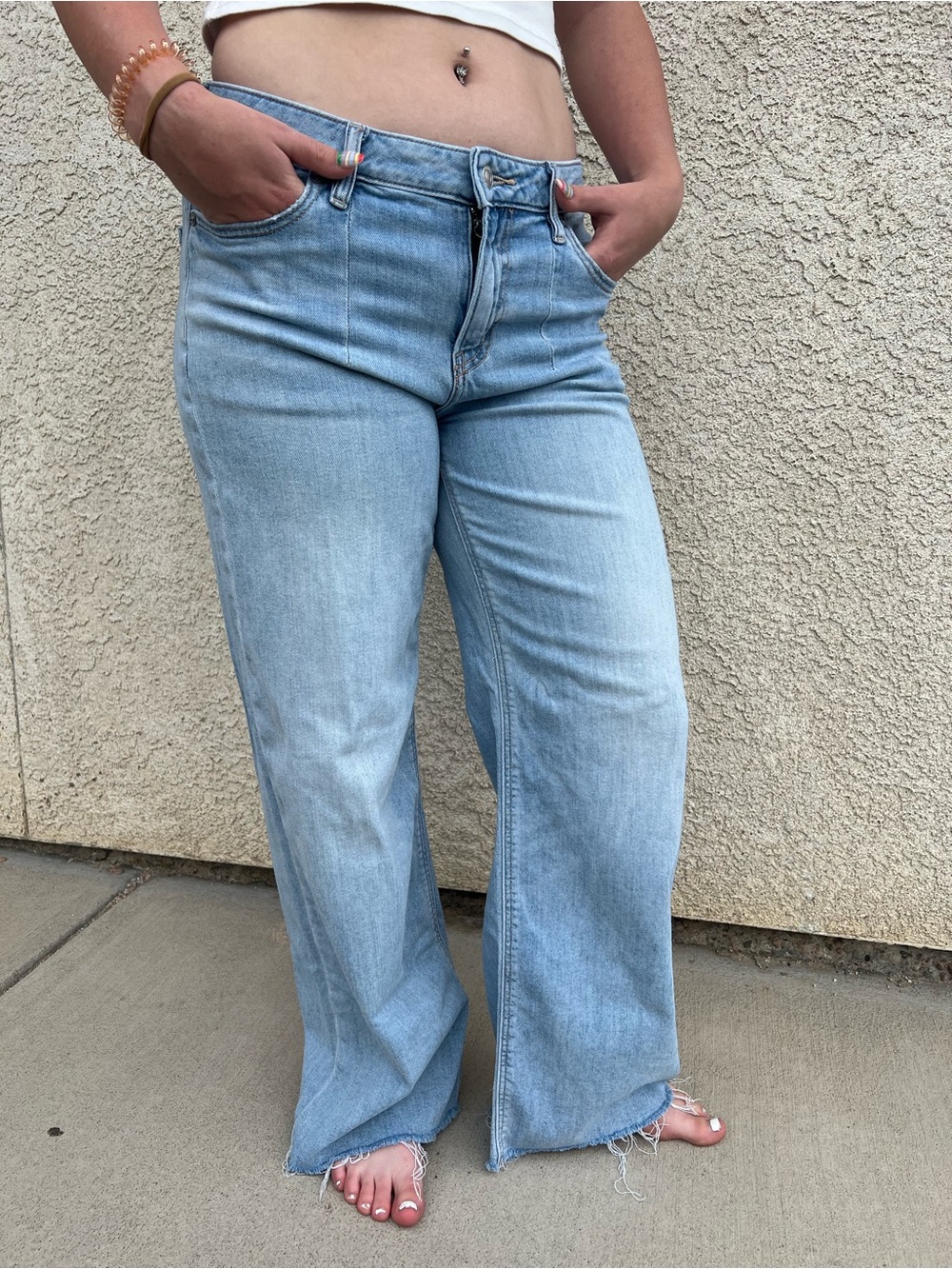 AE Light Blue Wide-Leg Women’s Jeans